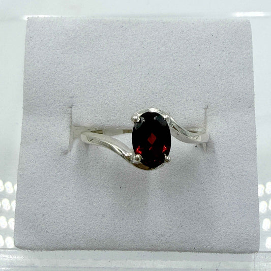 Sterling Silver Garnet Open-Frame Ring – Size 5 – Passion, Strength & Grounding