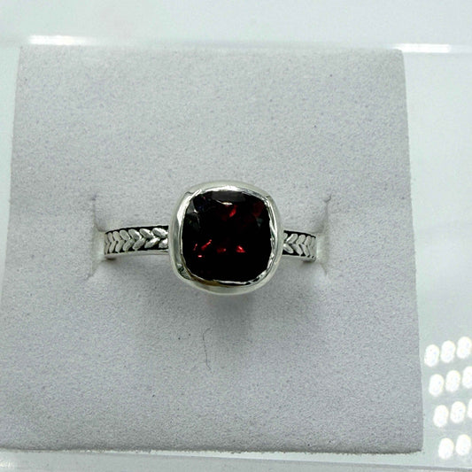 Sterling Silver Cushion-Cut Garnet Braided Band Ring – Size 6 – Passion, Strength & Grounding
