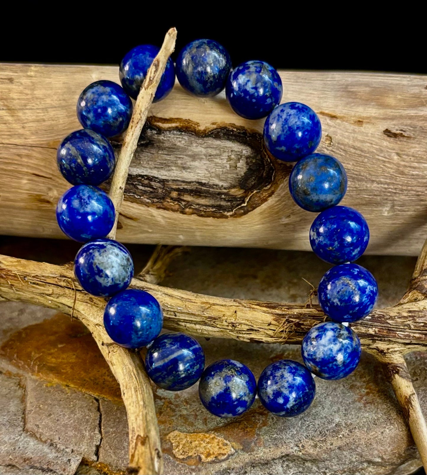 Lapis Lazuli Healing Bracelet – Wisdom, Truth & Inner Strength