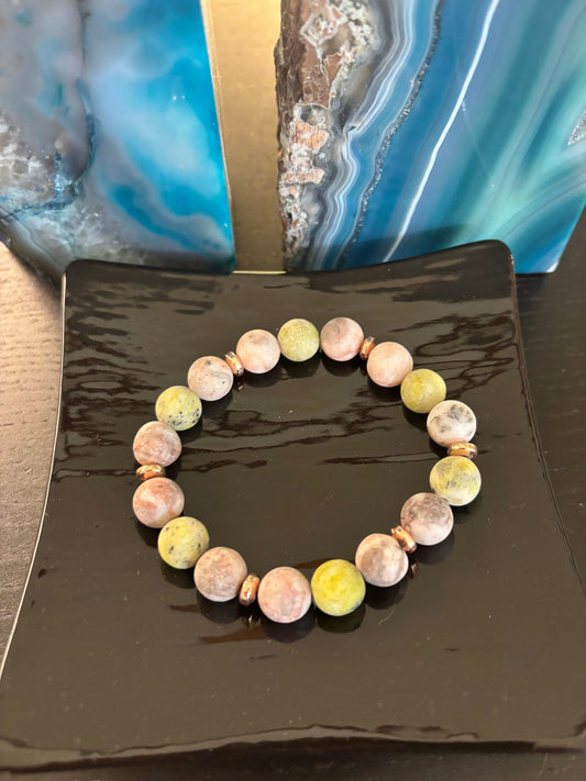 Howlite Beaded Bracelet with Rose Gold Accents – Calm, Grounded, and Stylish