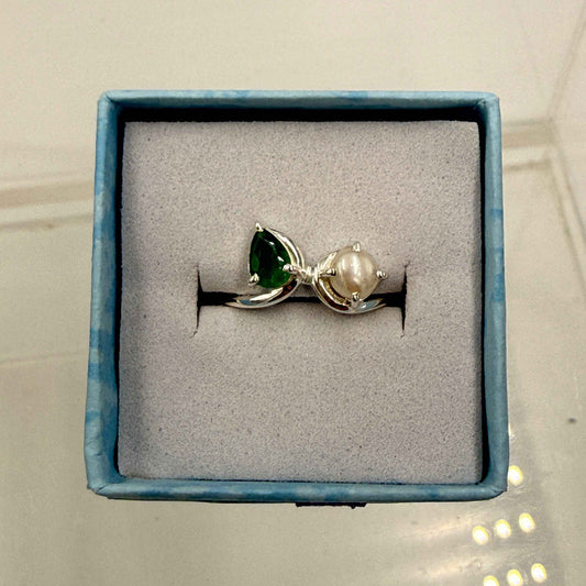 Sterling Silver Emerald & Pearl Ring - Size 7 - Elegant, Harmonious & Nurturing