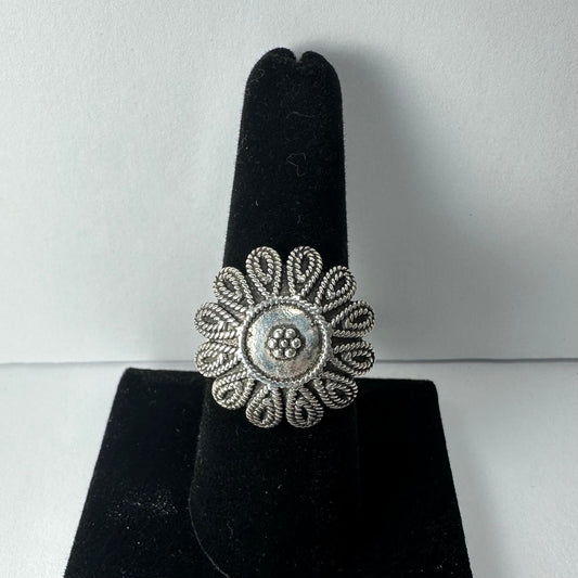 .925 Sterling Silver Flower Ring - Size 8
