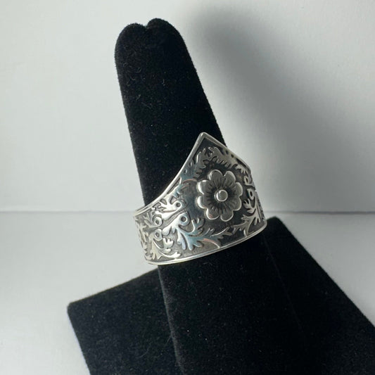 .925 Sterling Flower Ring - Size 10.5