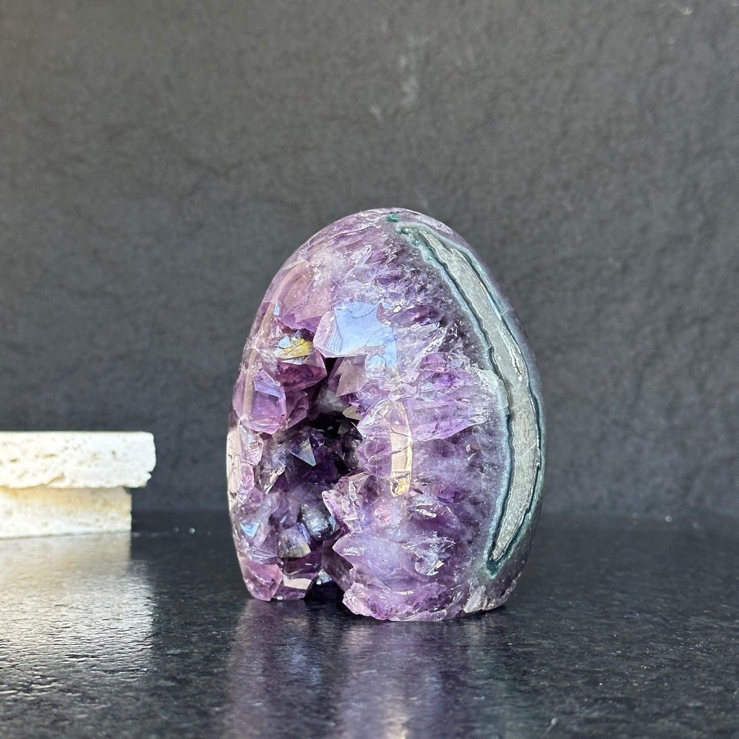 Outstanding Natural Quartz Amethyst Crystal Geode, Amethyst Egg for collectors