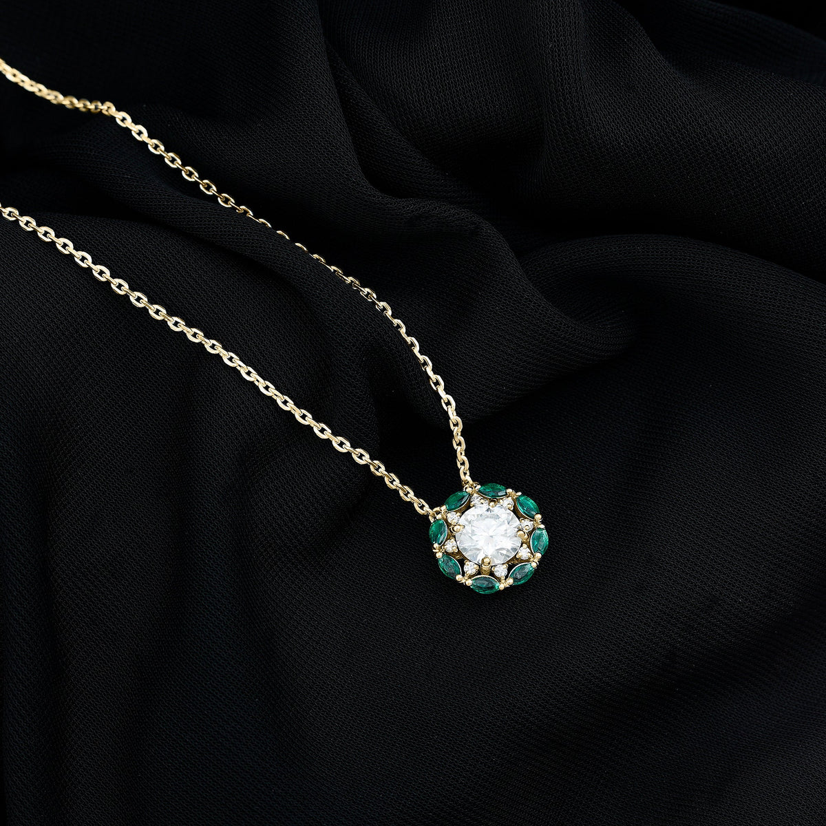 2 Carat Lab Grown Diamond Bridal Necklace With Lab Emerald