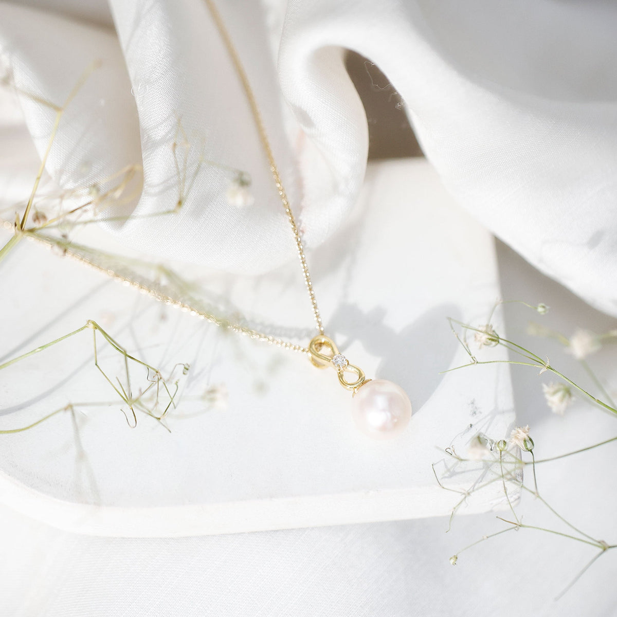 8 Carat Round Freshwater Pearl Drop Infinity Pendant with Diamond