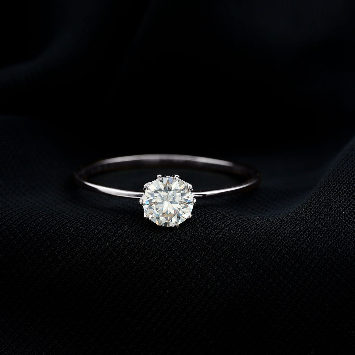 0.9 Carat Lab Grown Diamond Round Cut Engagement Ring