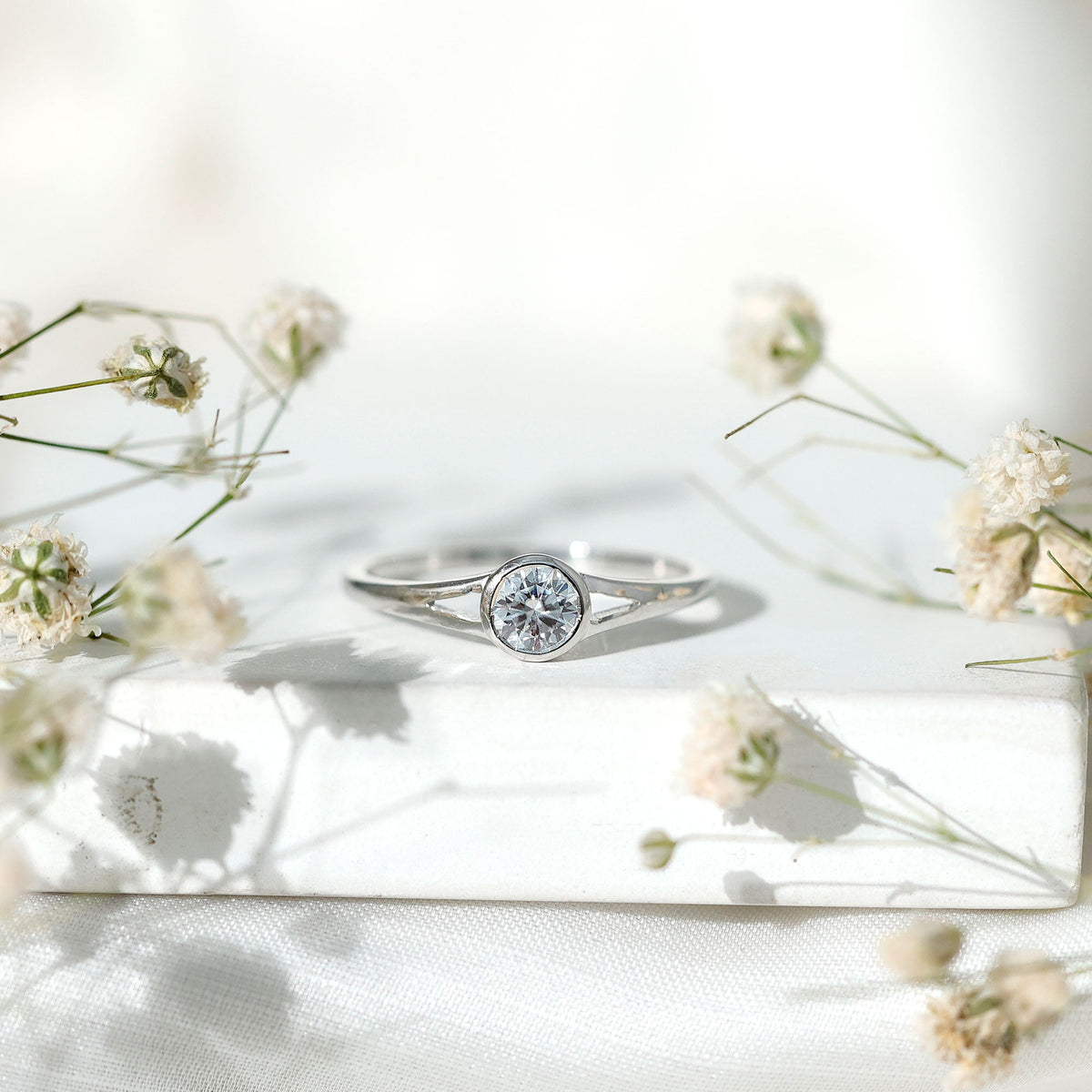 0.5 Carat Moissanite Solitaire Promise Ring in Split Shank
