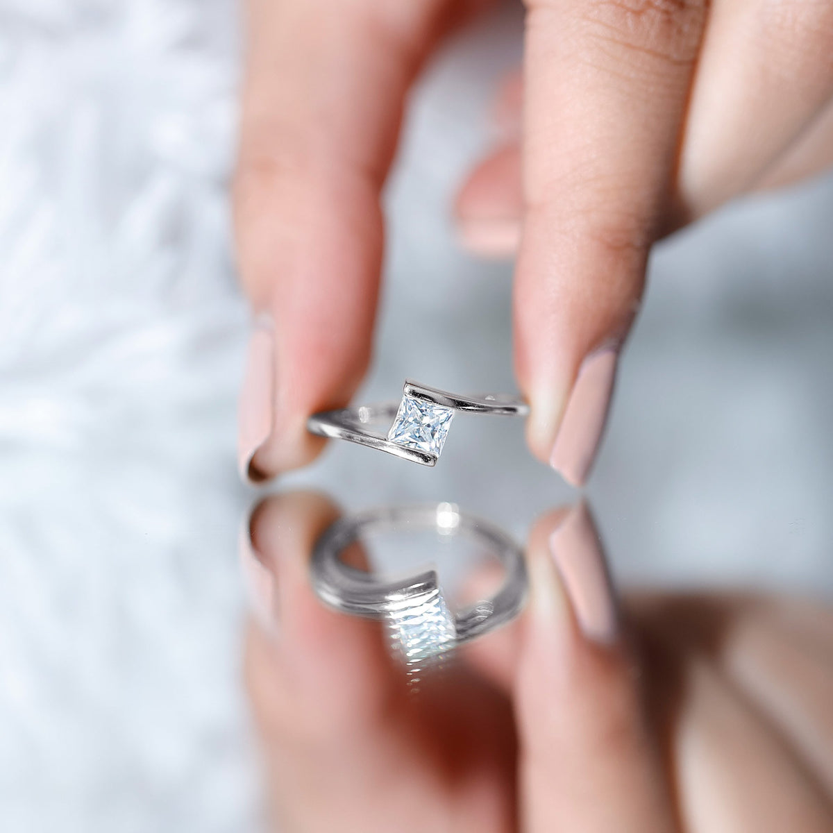 0.8 Carat Princess Cut Lab Grown Diamond Ring With Tension Setting