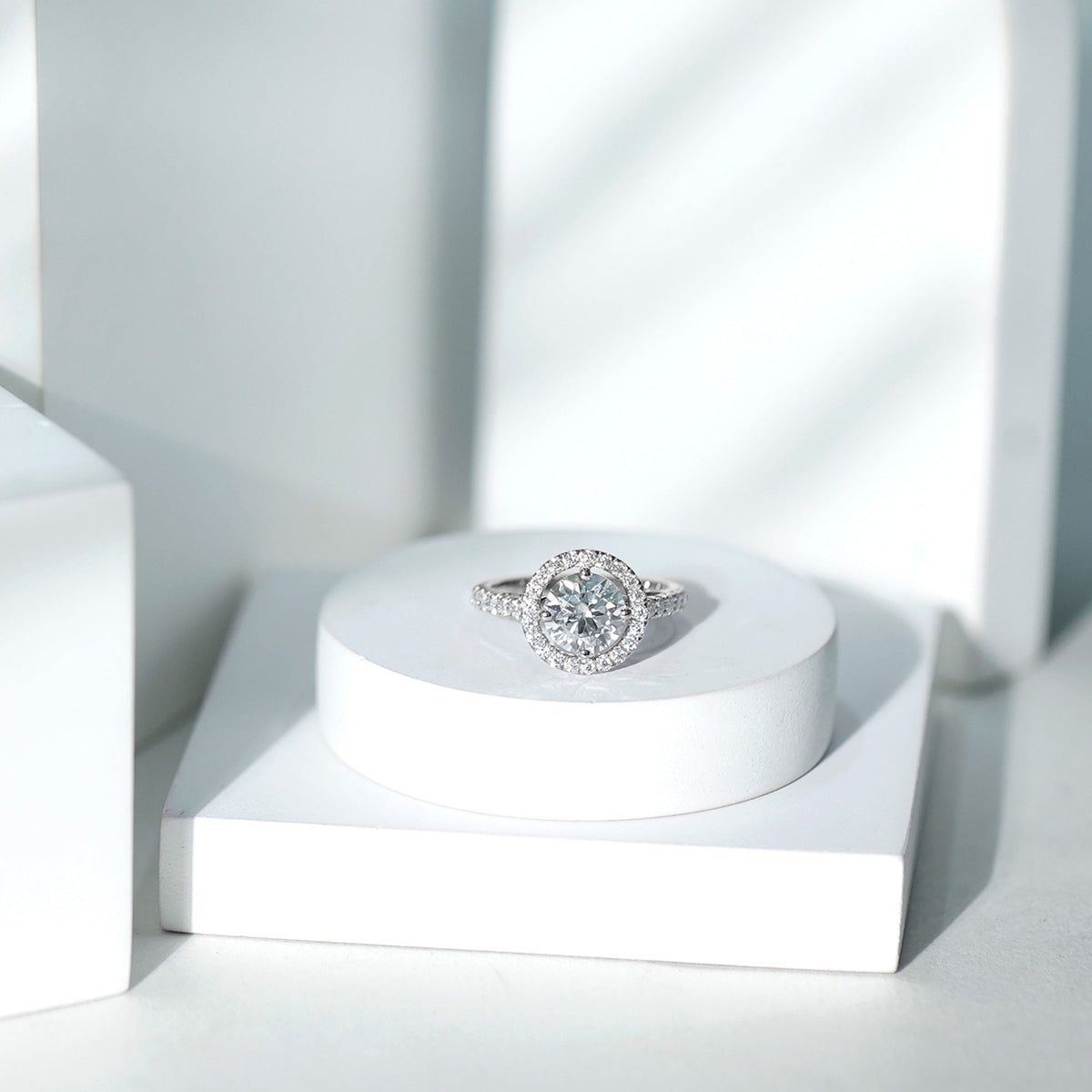 2 Carat Lab Grown Diamond Circle Engagement Ring