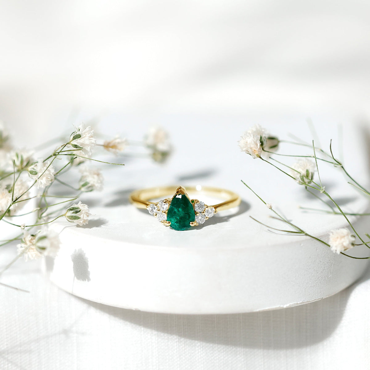 0.6 Carat AAA Quality Pear Shape Emerald Teardrop Engagement Ring with Diamond