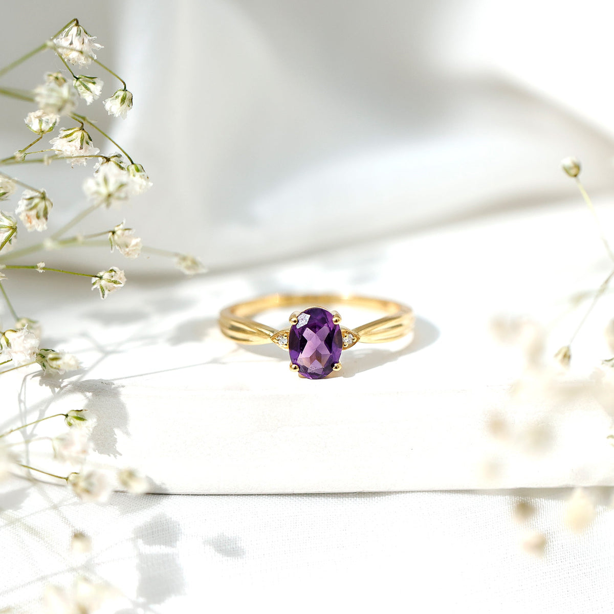 1 Carat Amethyst Oval Engagement Ring with Diamond