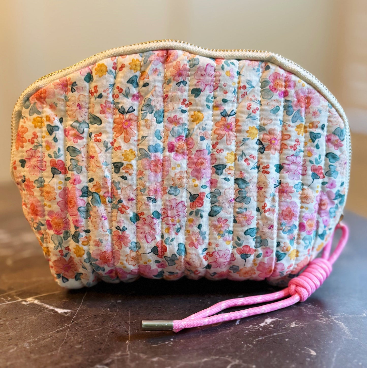 Vintage-Inspired Quilted Floral Cosmetic Case – Curved Makeup Pouch in Soft Pastel Garden Prints