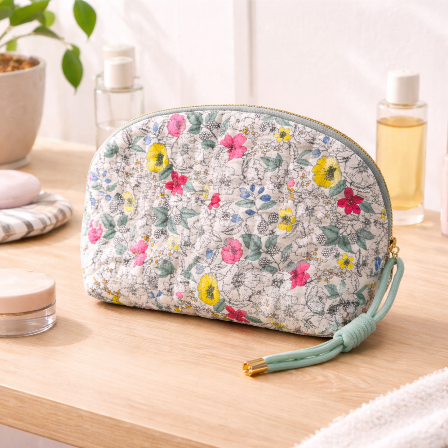 Vintage-Inspired Quilted Floral Cosmetic Case – Curved Makeup Pouch in Soft Pastel Garden Prints
