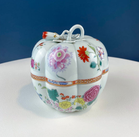 Vintage Asian Style Porcelain Jar with Lid. Shaped like Apple. Collectible Trinket Storage Bowl. Round Jar with 3D Flower Bud. Home Decor.