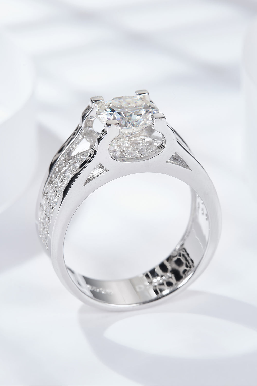 Made To Shine 1 Carat Brilliant Round Cut Sparkala™ Ring