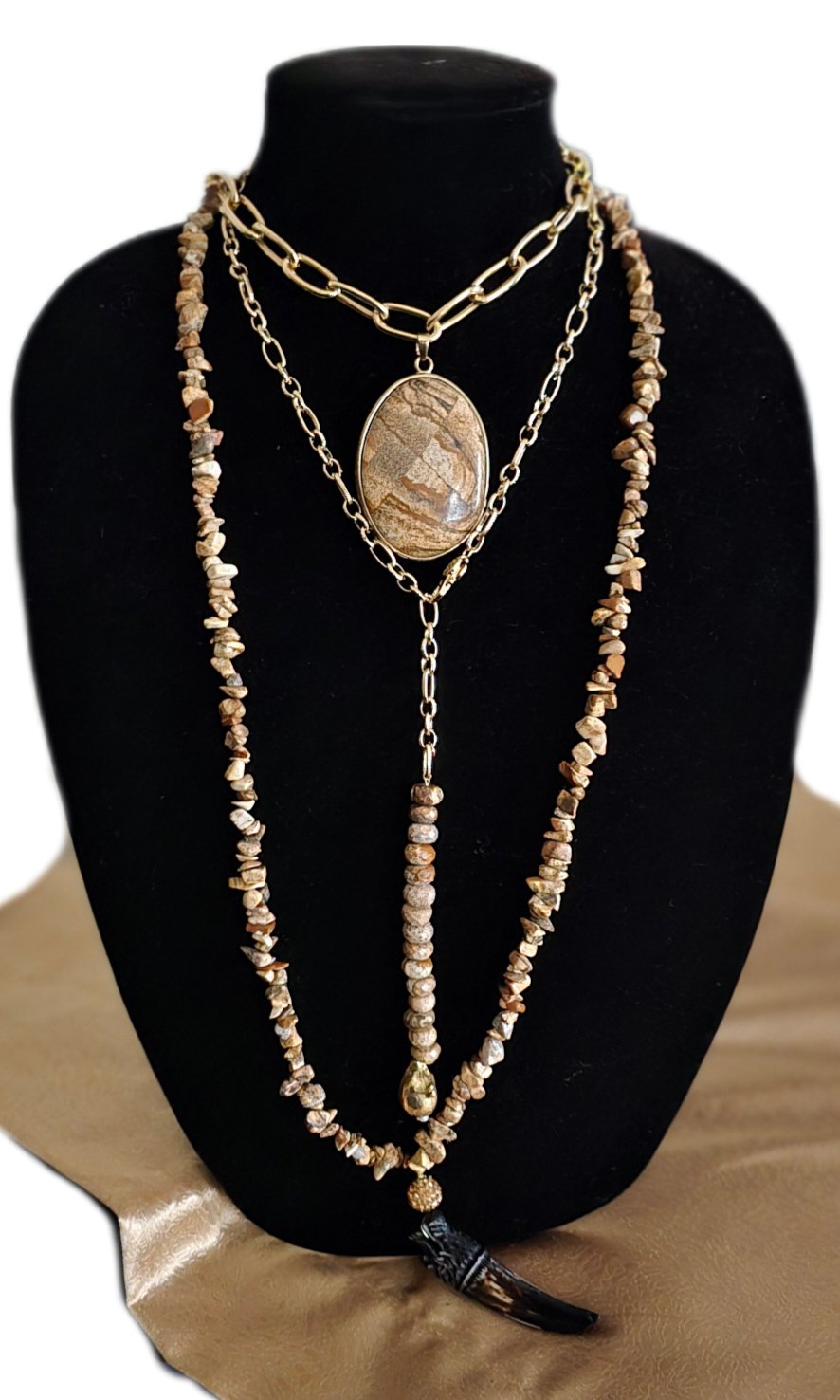 Chipped Jasper Horn Pendant Necklace