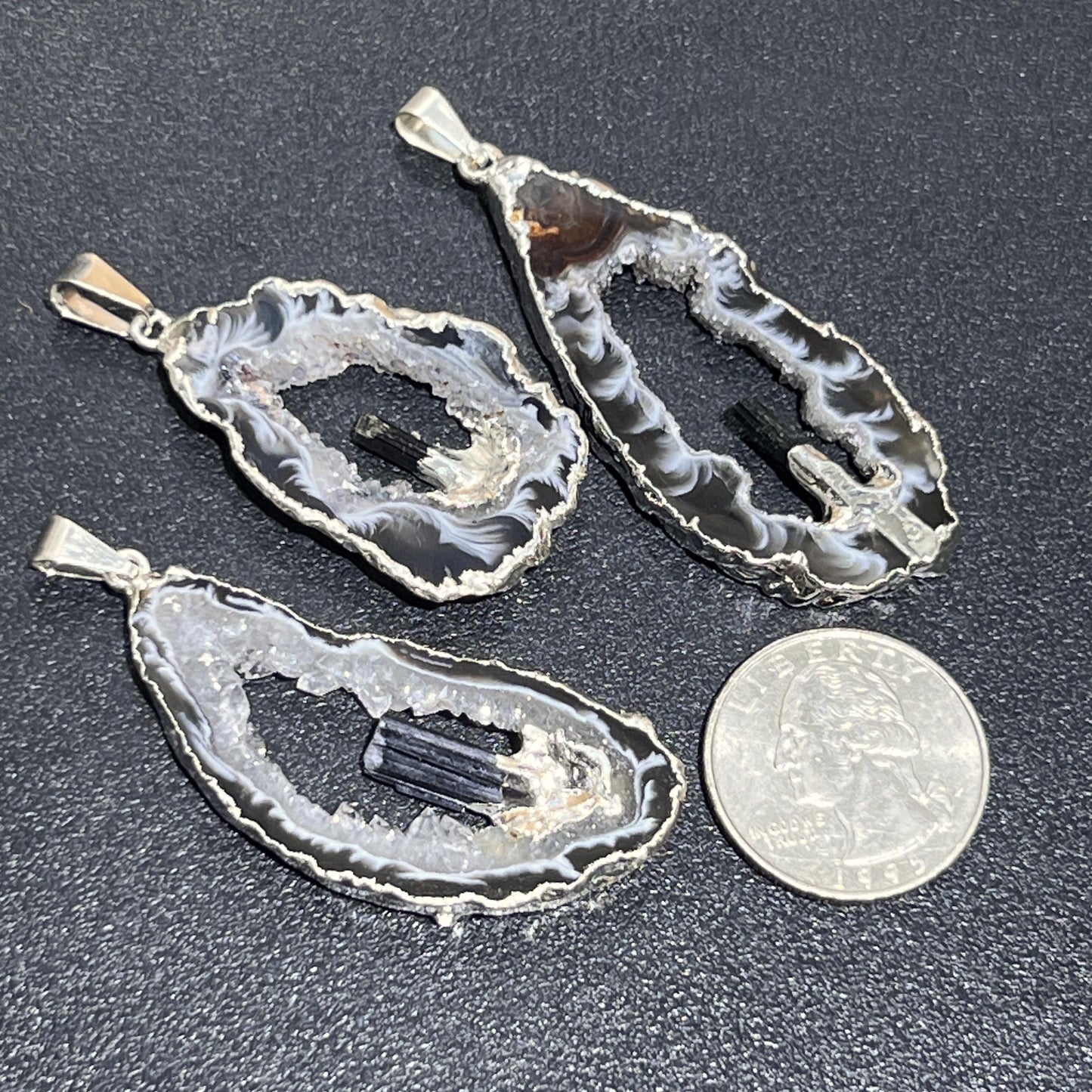 Oco Geode Druzy with Tourmaline Crystal Point Pendant (Silver Plated)