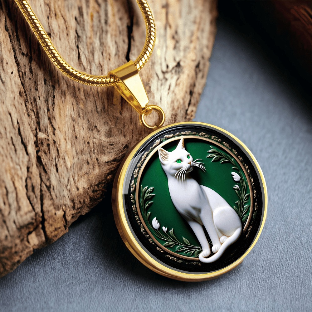 Elegant Green Eyed Cat Cameo Necklace