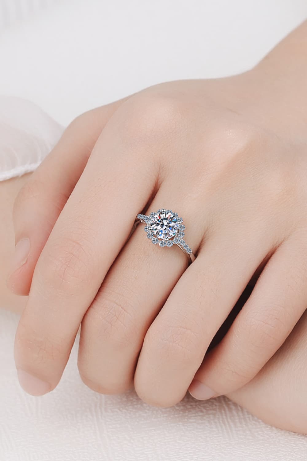 1 Carat Brilliant Round Cut Sparkala™ Rhodium-Plated Halo Ring
