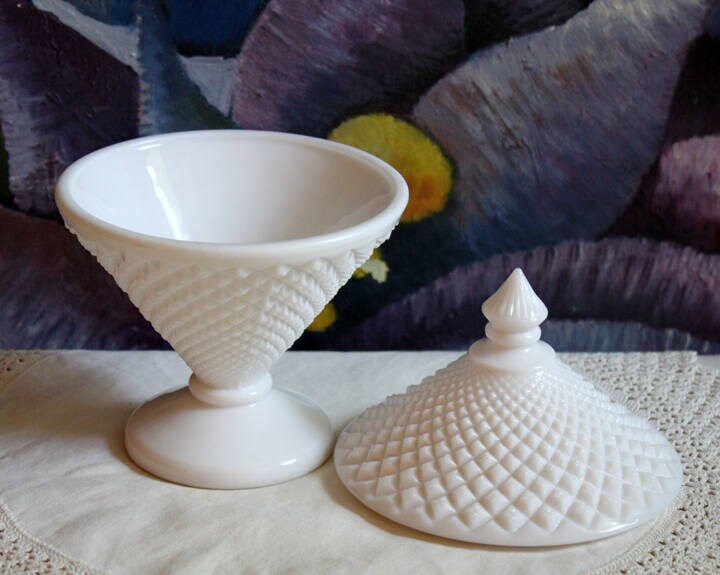 Milk Glass Bowl with Lid. Diamond Pattern, Cone Shaped Bowl with Cover. Trinket Compote for Dresser Top, Bathroom Accesories, Candy Dish.