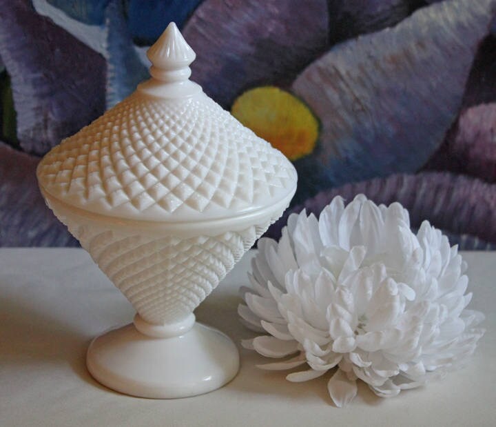 Milk Glass Bowl with Lid. Diamond Pattern, Cone Shaped Bowl with Cover. Trinket Compote for Dresser Top, Bathroom Accesories, Candy Dish.
