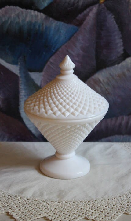 Milk Glass Bowl with Lid. Diamond Pattern, Cone Shaped Bowl with Cover. Trinket Compote for Dresser Top, Bathroom Accesories, Candy Dish.