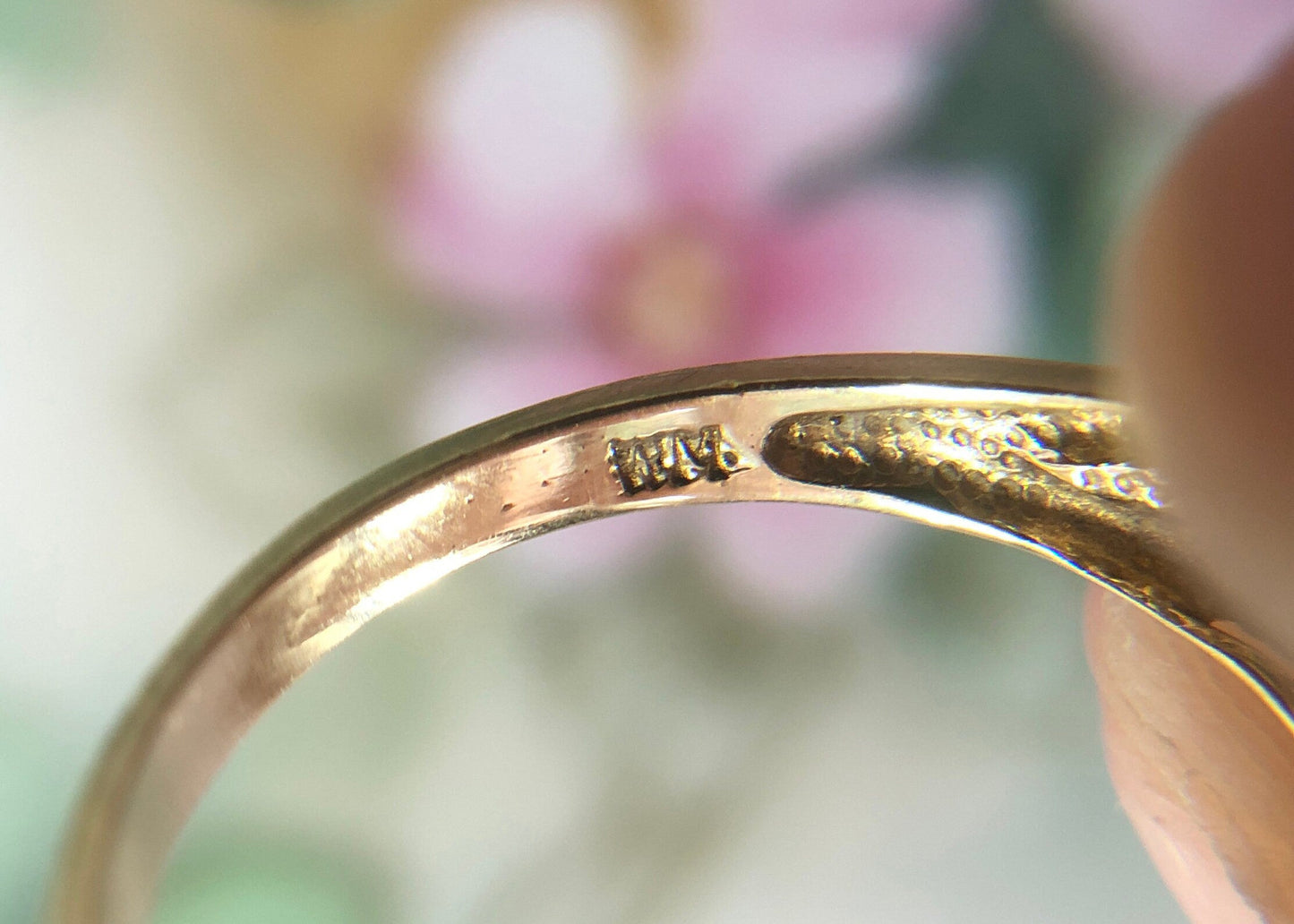 Vintage 10k Gold Ring with 5 Blue Topaz Stones