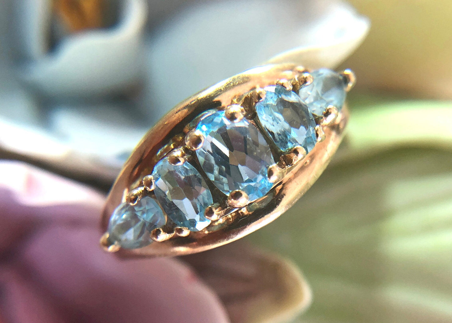 Vintage 10k Gold Ring with 5 Blue Topaz Stones
