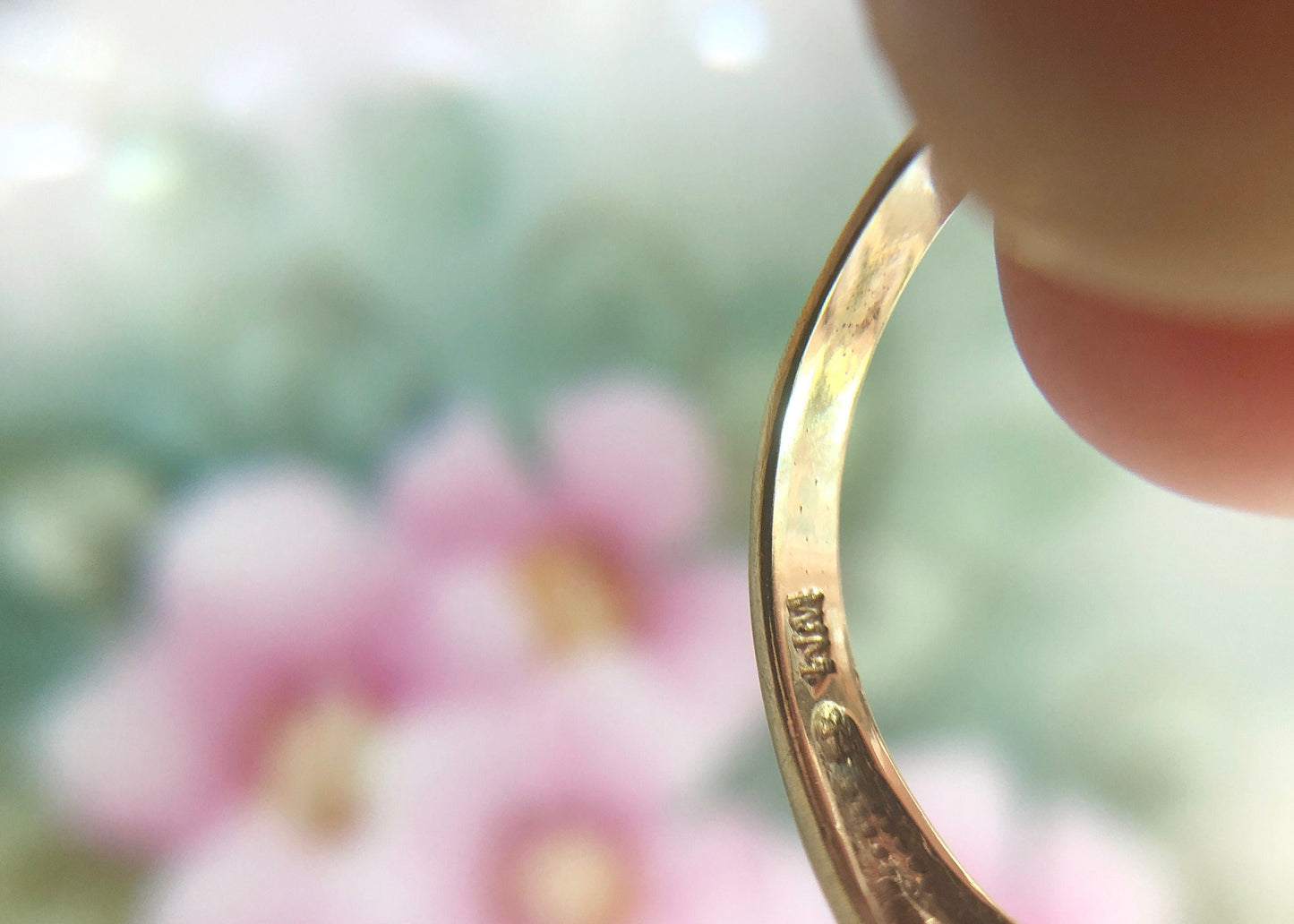 Vintage 10k Gold Ring with 5 Blue Topaz Stones