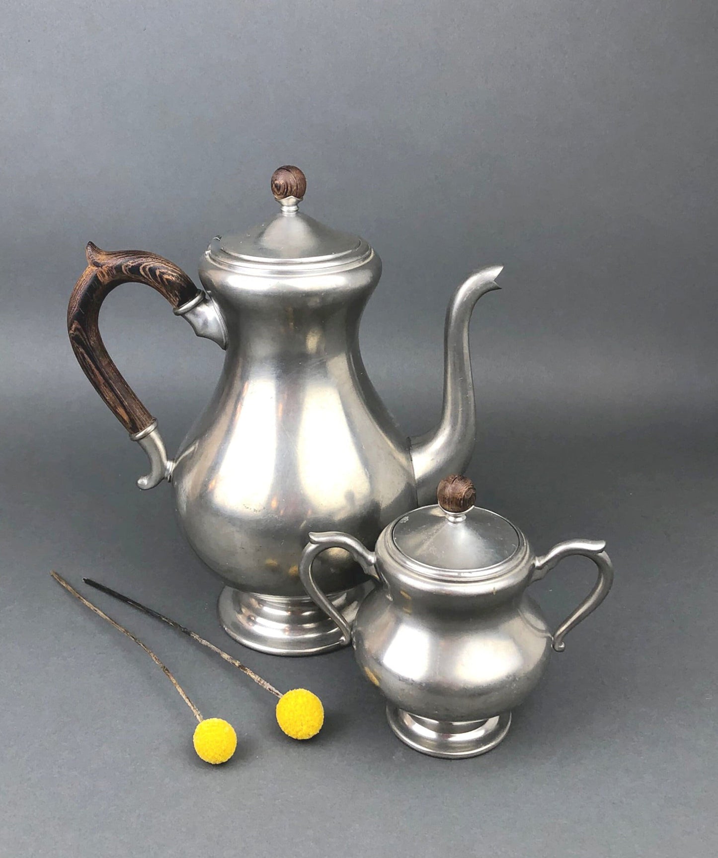 Vintage Pewter Tea Pot / Coffee Pot and Sugar Bowl with Lid, Wooden Handle and Knob.   Royal Holland Pewter. KMD, Tiel. Photo / Video Props.