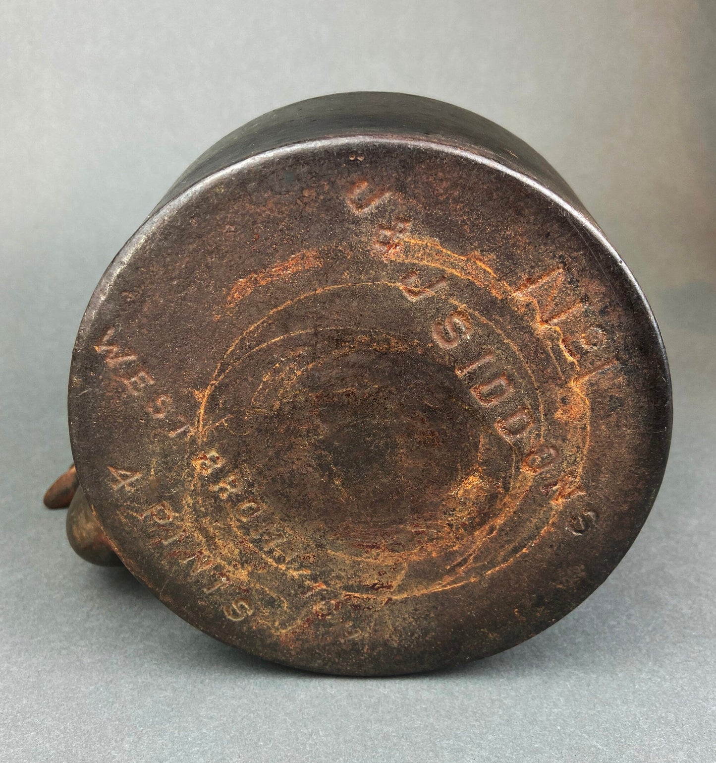 Antique Iron Kettle with Brass Cover.  Old English, Heavy Kettle.  No 1, J&J Siddons, Westbromwich, 4 pints.