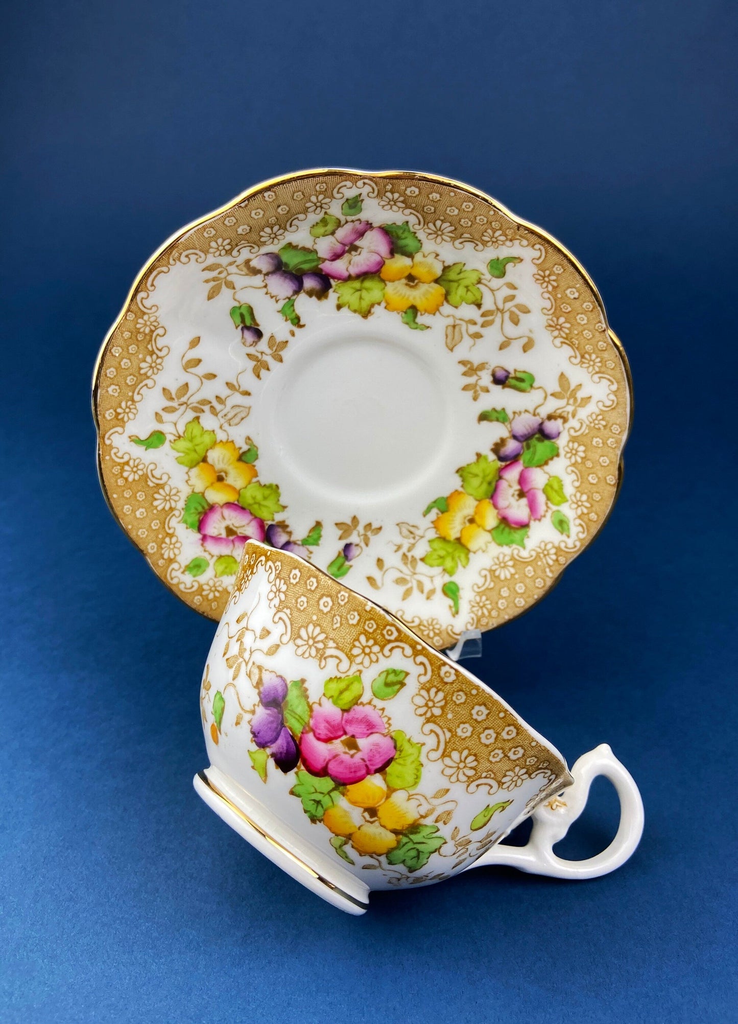 Vintage Royal Albert Porcelain Tea Cup and Saucer. Crown China. Flower Garlands Design. Tea Garden Party. Hosting Essentials.