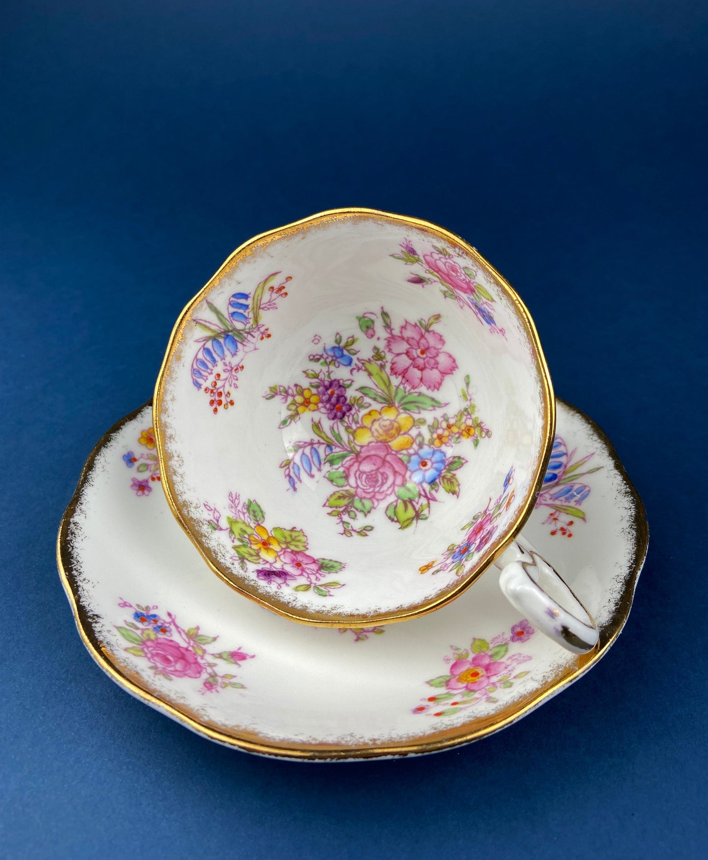 Vintage Royal Albert Porcelain Tea Cup and Saucer. Crown China. Flower Garlands Design. Tea Garden Party. Hosting Essentials.
