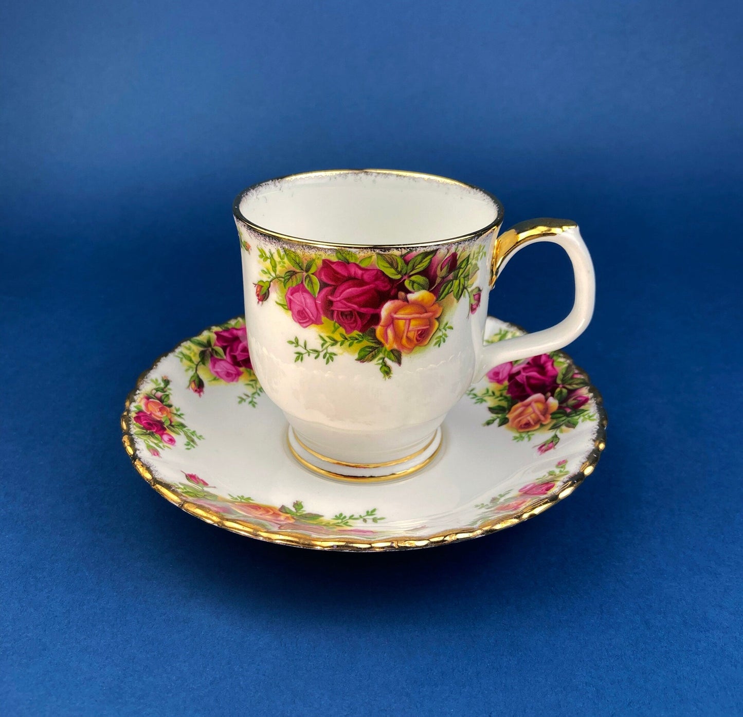 Royal Albert Tea Cup Cup and Saucer. Mug Sized Old Country Roses Coffee/Tea Set. Made in England. Gift for Mom. Gift for Her.