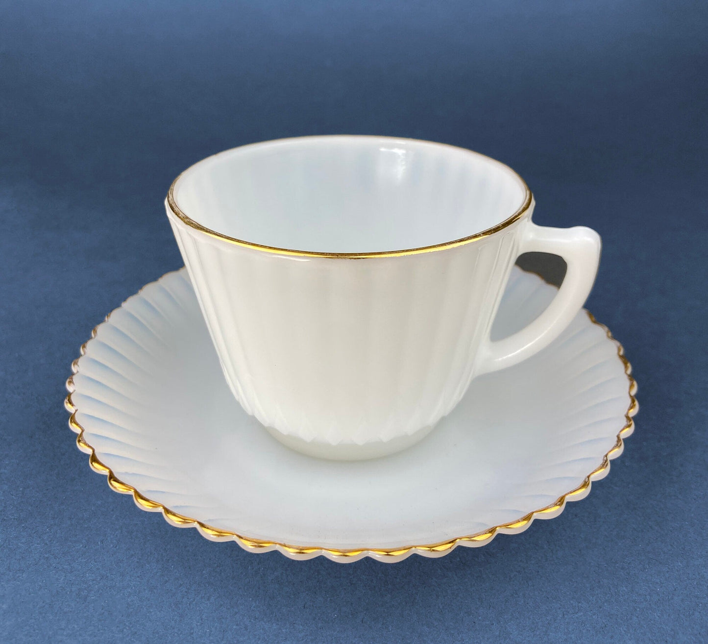 1930s Monax Petalware Opalescent Glass Dinner Plates. White Glass with Gold Rim. Depression Glass 8 Inch Dinner Plates.