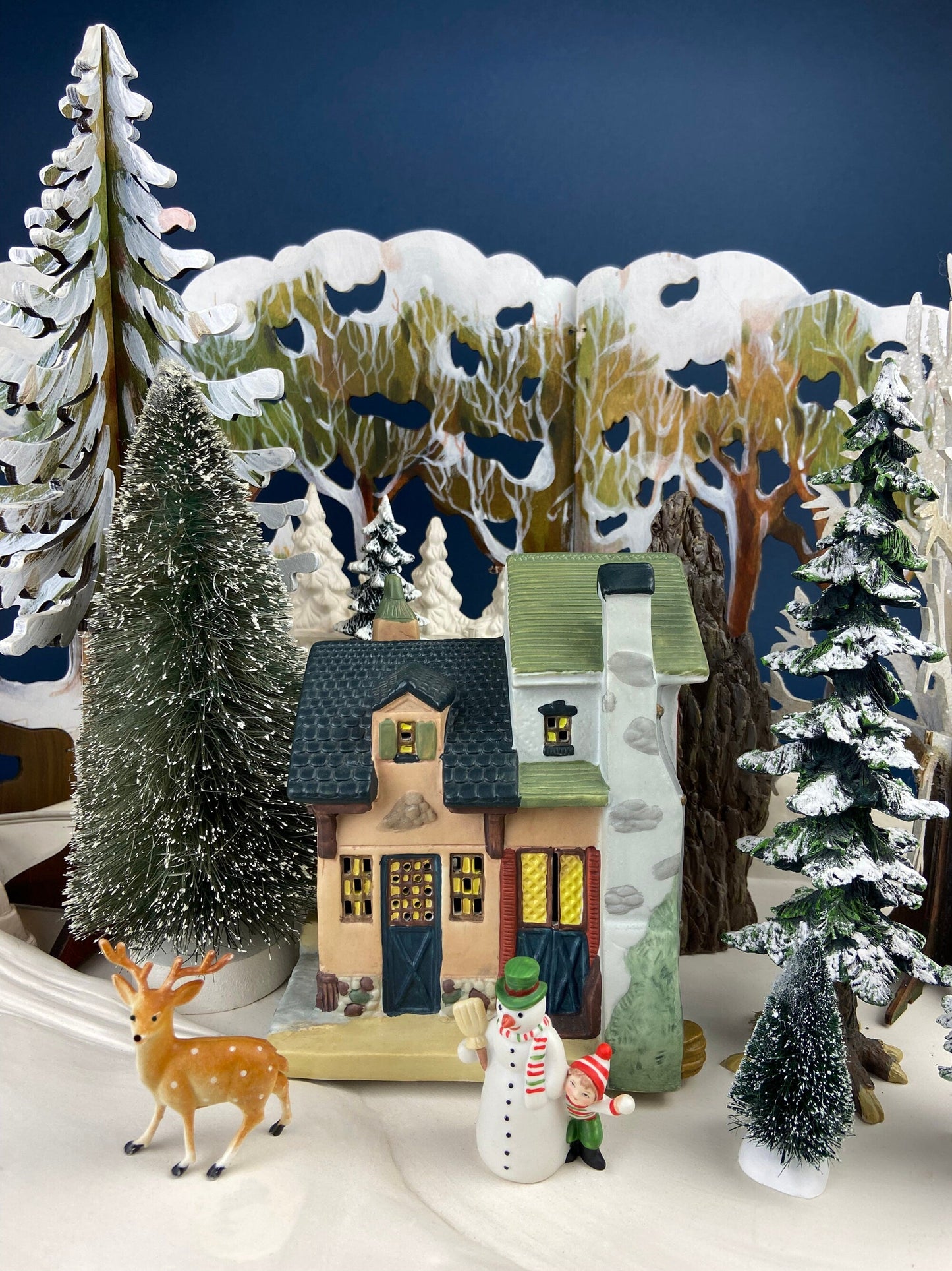 Christmas Department 56 Morston Steak and Kidney Pie. Dickens Village Series. Hand Painted Porcelain Building with Lights.