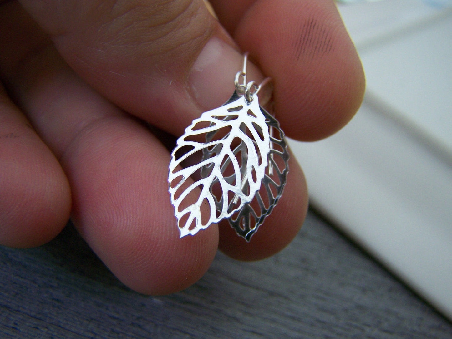 Sterling Silver Leaf Dangle Earrings – Bright Silver Nature-Inspired Jewelry Gift