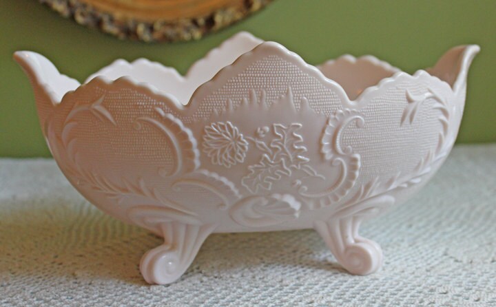 Pink Milk Glass Jar with Lid. Grape Vine Motif.  Footed Trinket Dish with Lid.  Collectible Pink Candy Dish.  Gift for Mom.  Gift for Her.