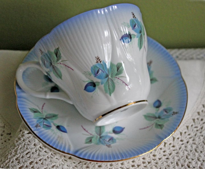 Duchess Tea Cup and Saucer. Autumn Motif Fine Bone China. Made in England.  Collectibles.  Replacements.