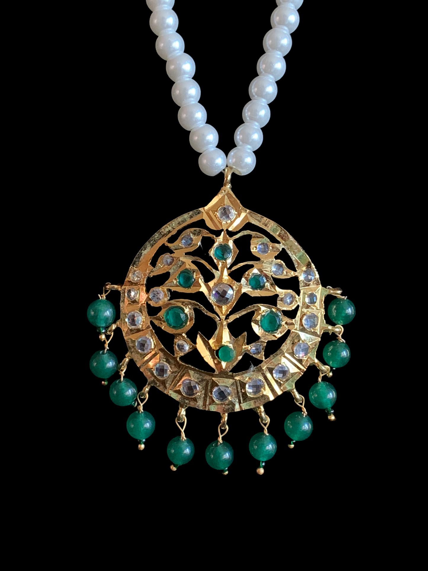 PS436 Gold plated pendant set in green beads ( READY TO SHIP)