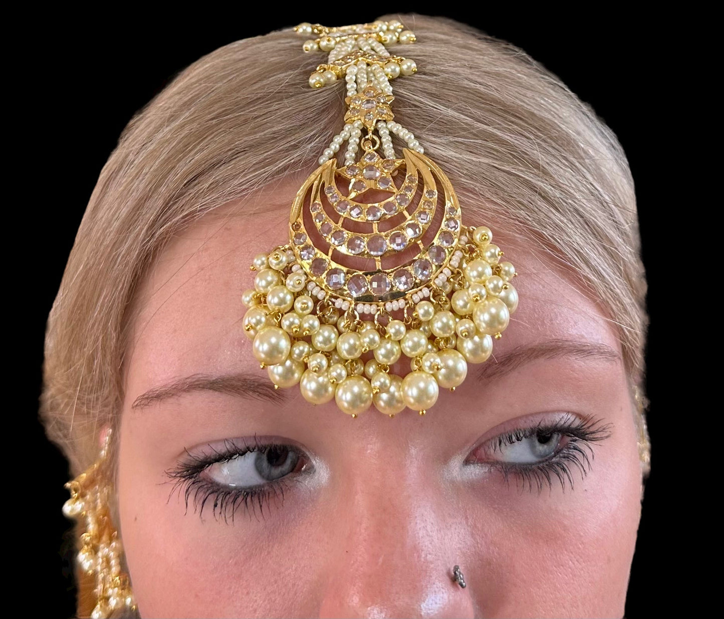 DJET38 Tahura earrings tika in pearls  ( READY TO SHIP )