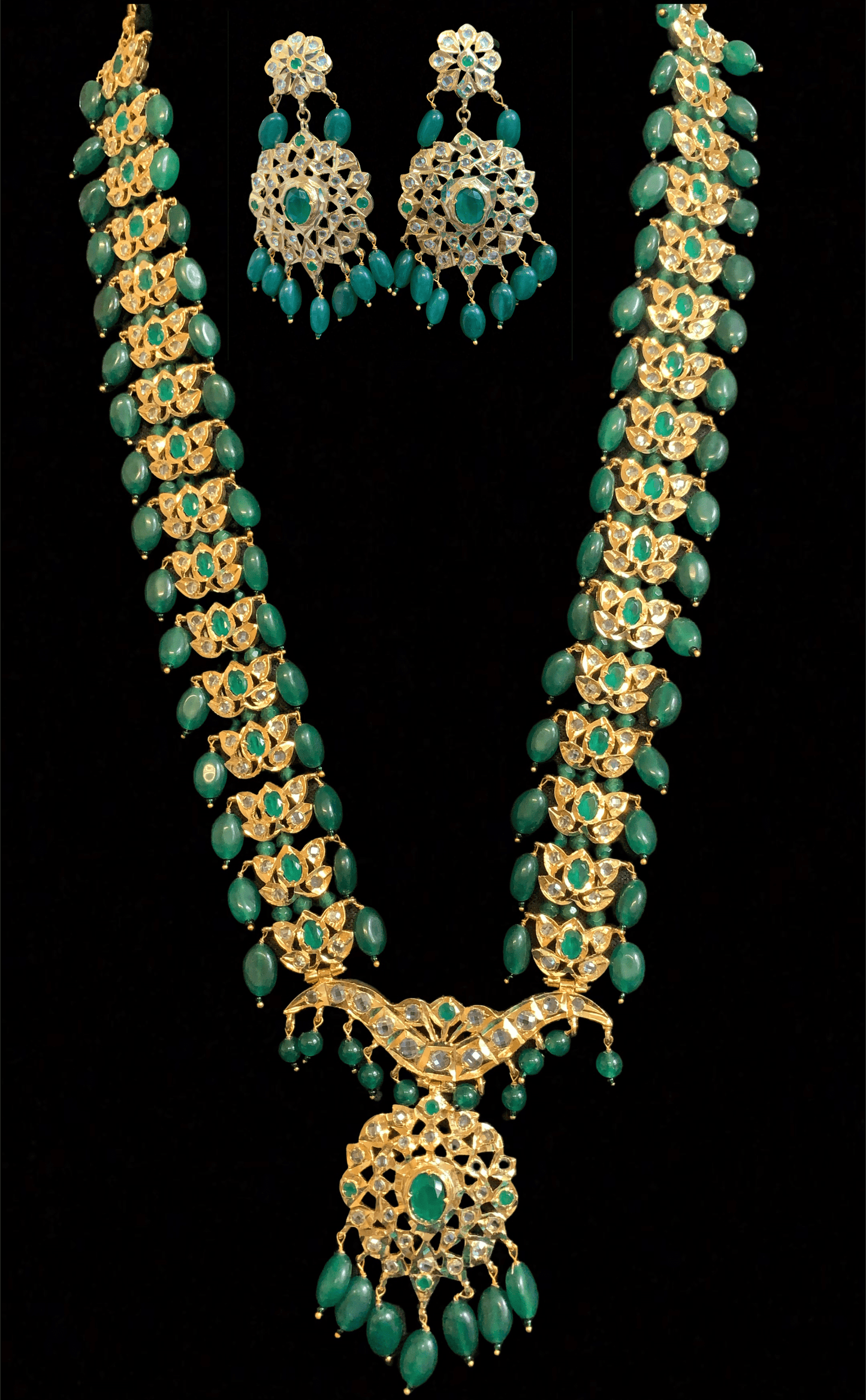 LN43 Asif jaahi haar in green  ( SHIPS IN 2 WEEKS  )