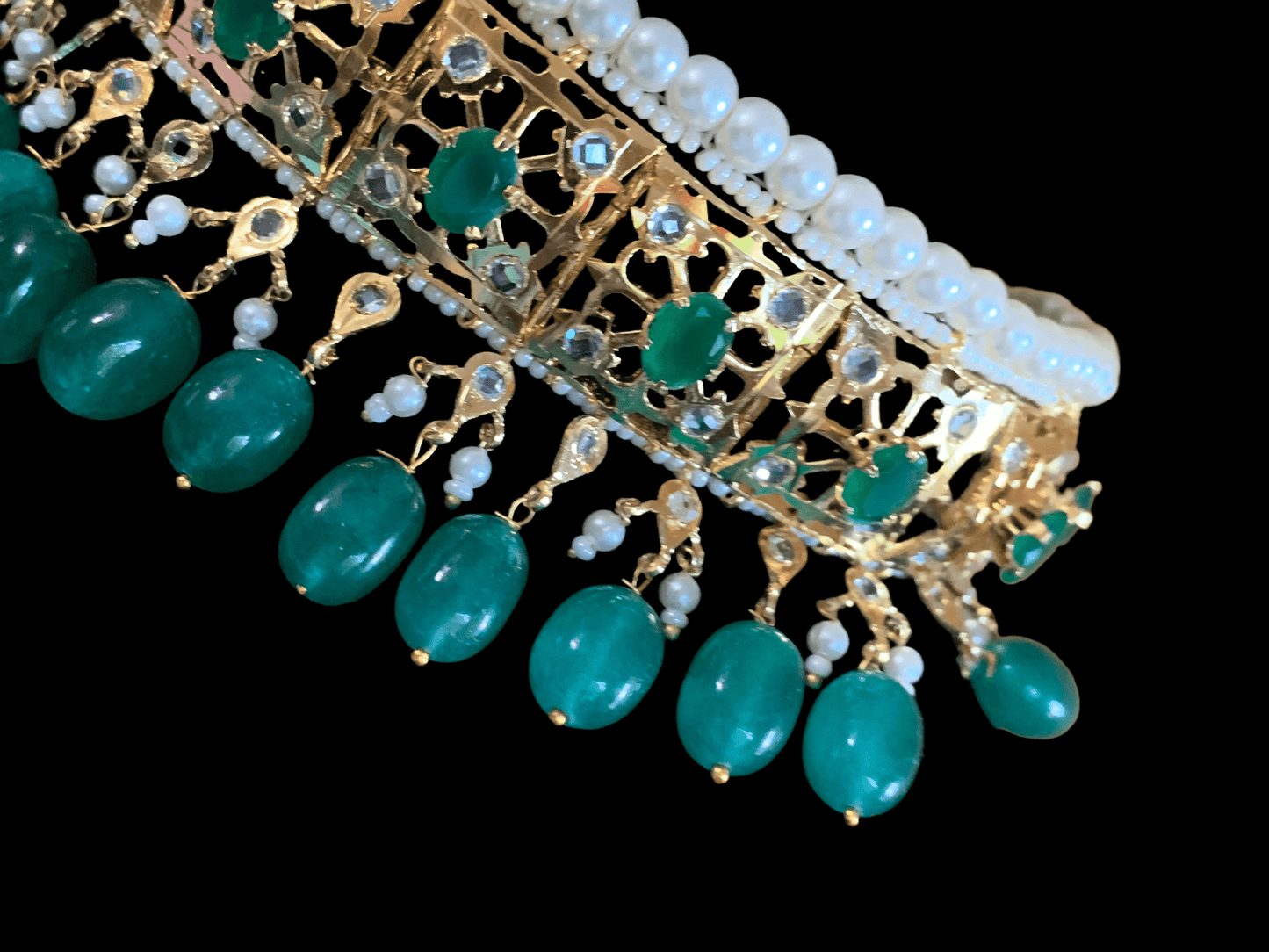 C110 jadavi lacha in emerald beads ( SHIPS IN 4 WEEKS )