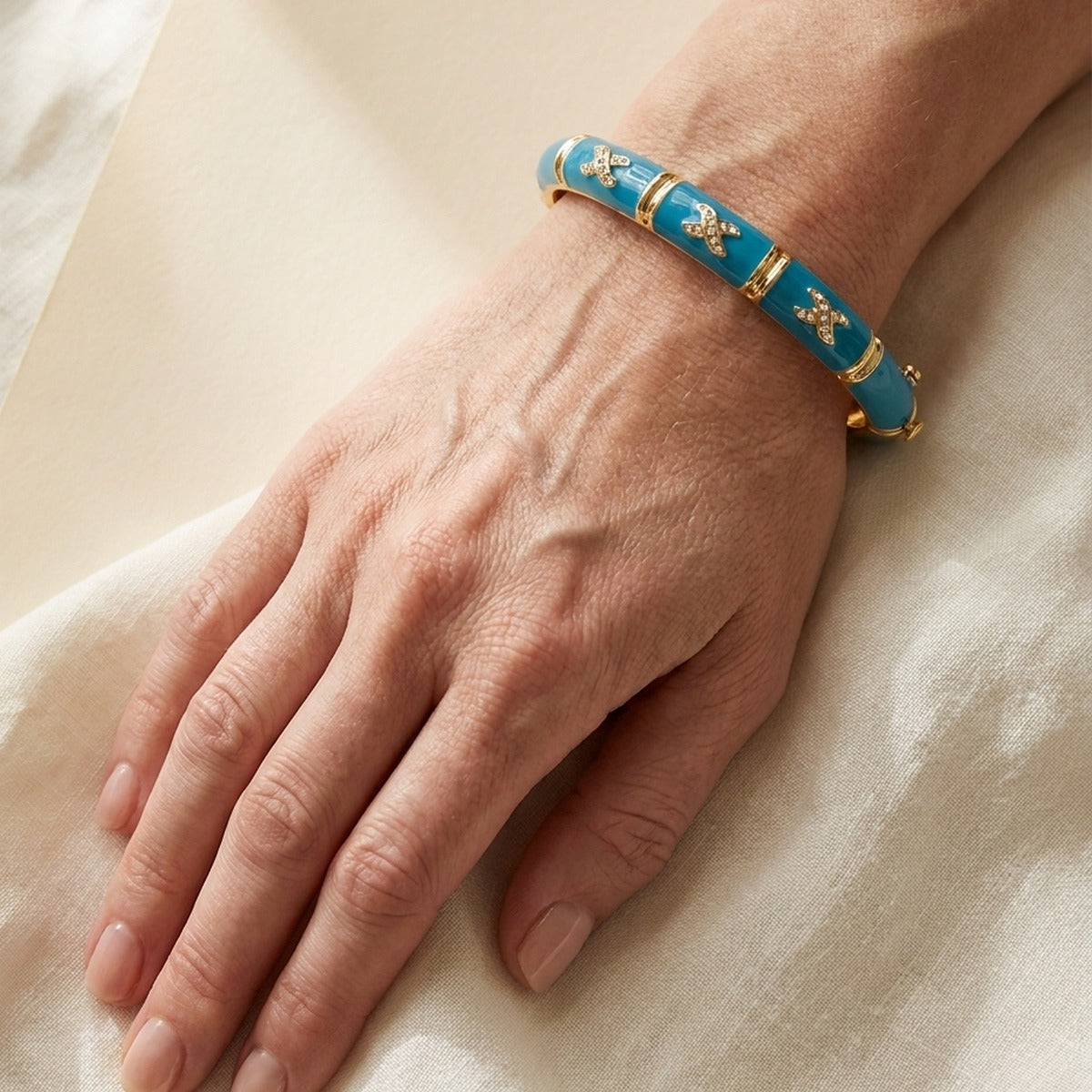 Elegant Hugs Bangle