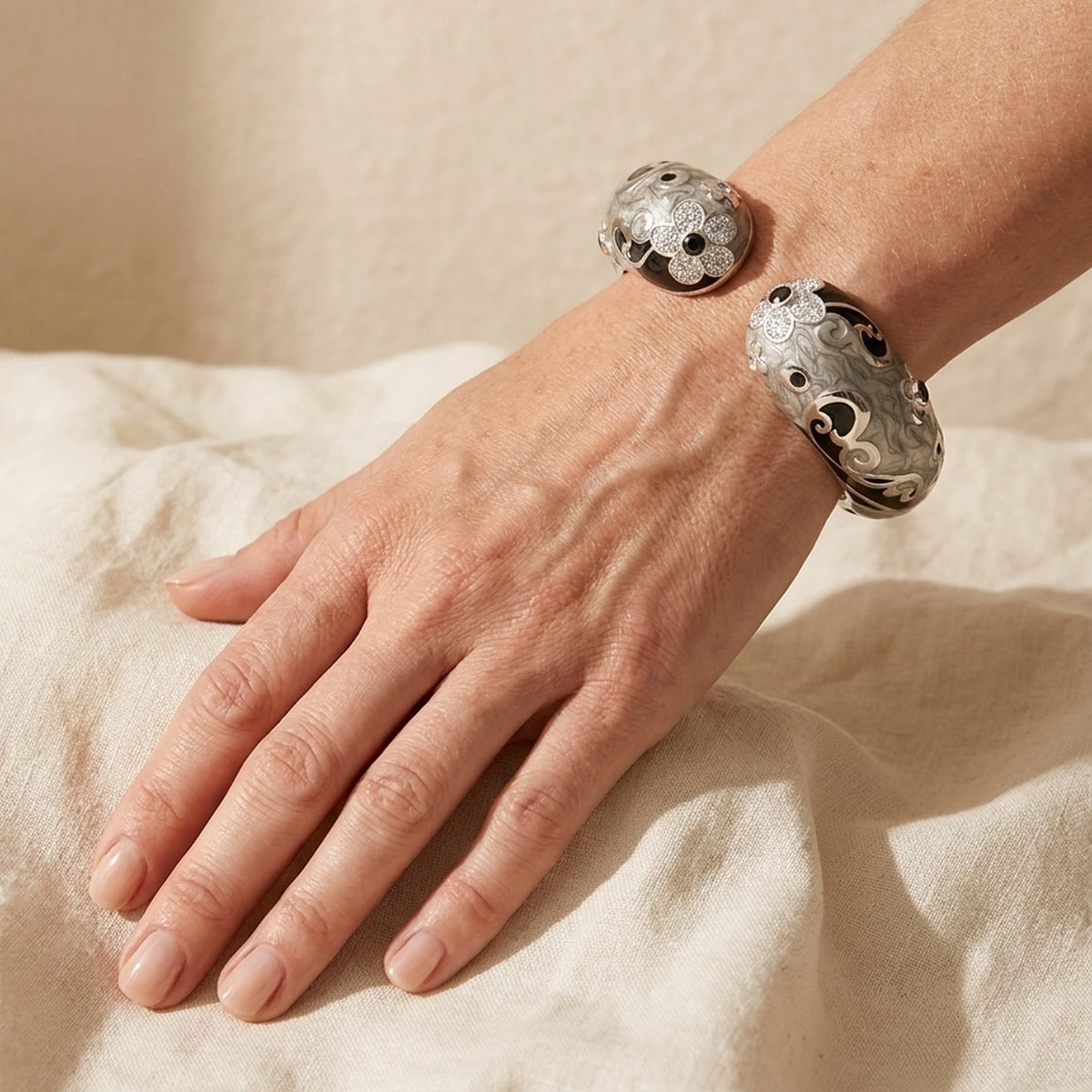 Daisy Swirl Bangle