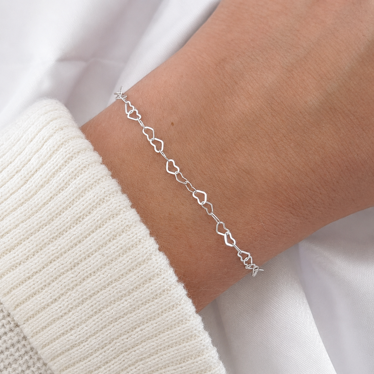 Dainty Sterling Silver Heart Chain Bracelet – Minimalist Jewelry